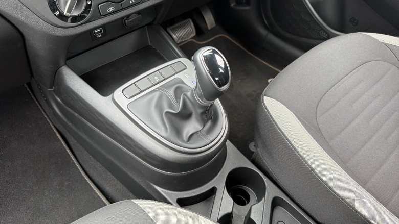 Hyundai i10 1.0 MPi SE Connect 5dr Auto Petrol Hatchback
